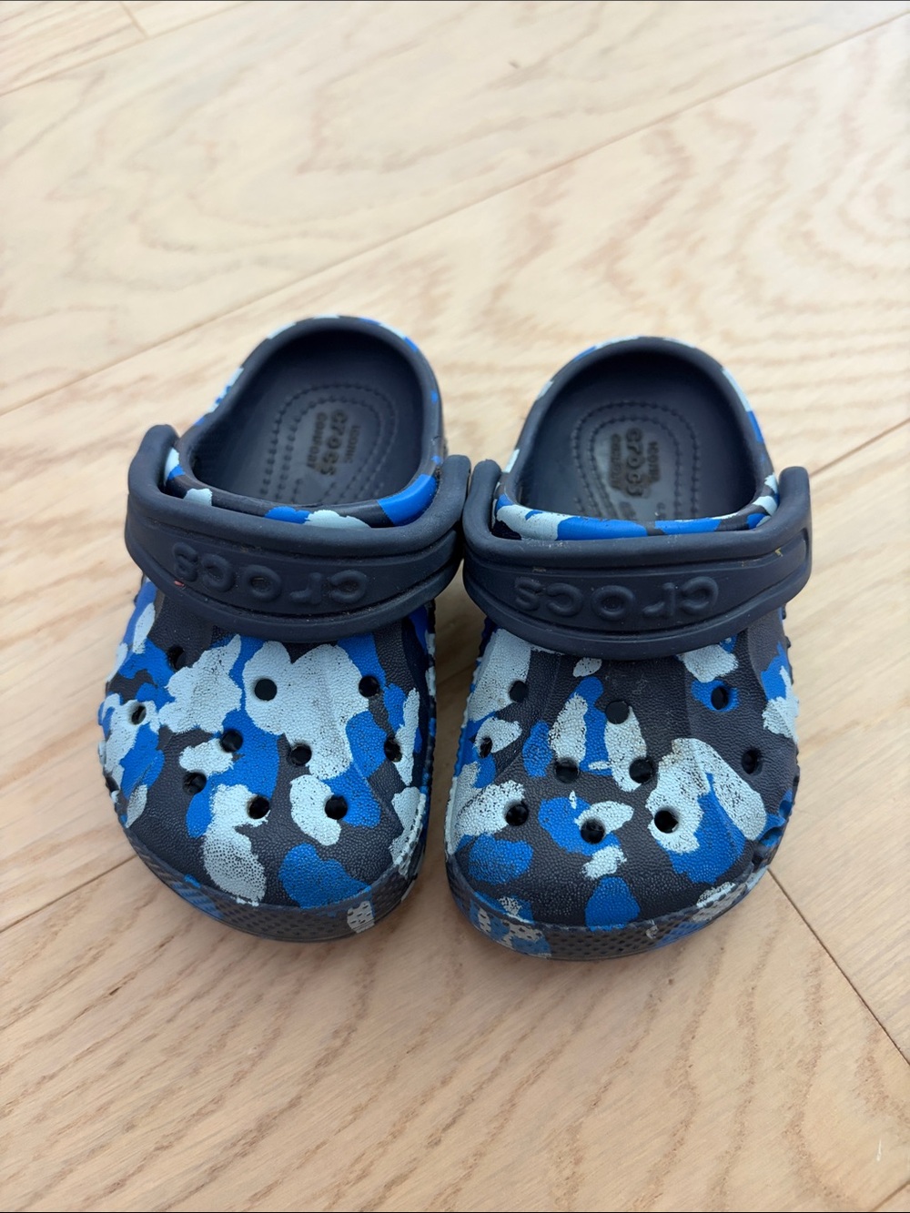 CROCS baby toddler Baya Clog in Blue, Navy & White Camo